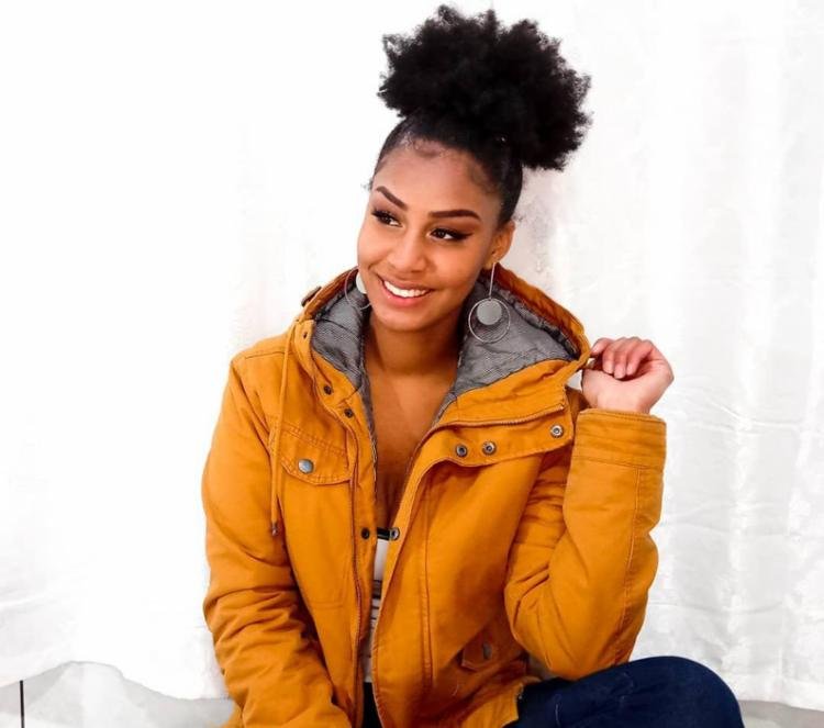 Jovens de baixa renda da Bahia e do Ceará podem se inscrever em curso de inglês com valor social